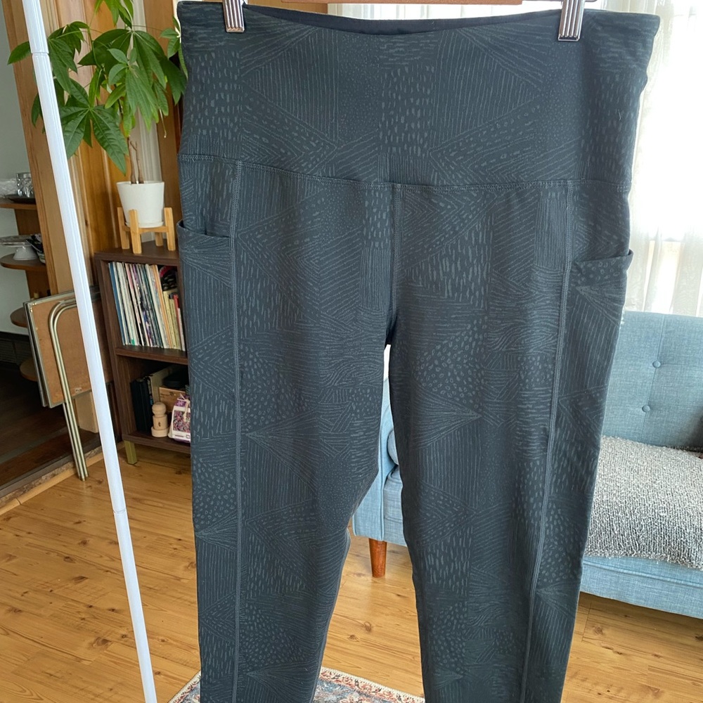 Women’s Tuff Athletics Leggings - Size XL